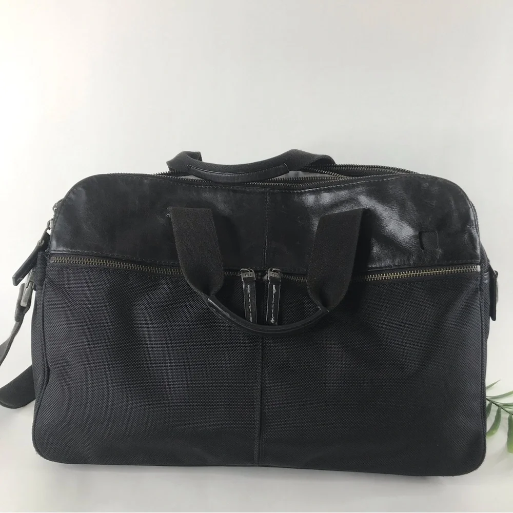 TUMI BLACK LEATHER NYLON BRIEF CASE LAPTOP COMPUTER MESSENGER CROSSBODY BAG